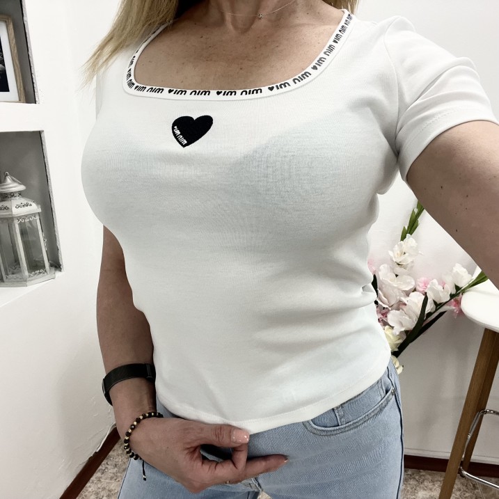 Тениска Бяла MIU